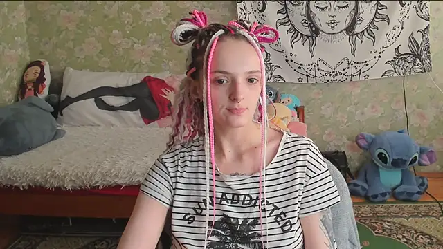 Snapshot of Cutie_Adelia chatting on June 17, 12:37 pm Cutie Adelia online show from June 17, 12:37 pm
