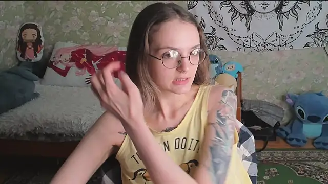 Cutie Adelia online show from May 9, 7:34 am
