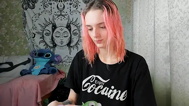 Cutie Adelia online show from January 25, 9:36 am