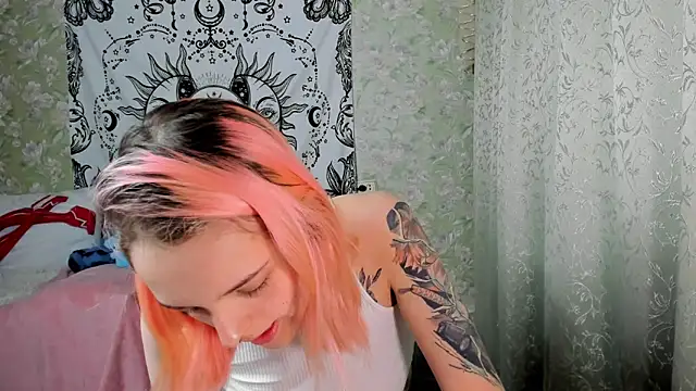 Cutie Adelia online show from January 27, 4:01 pm