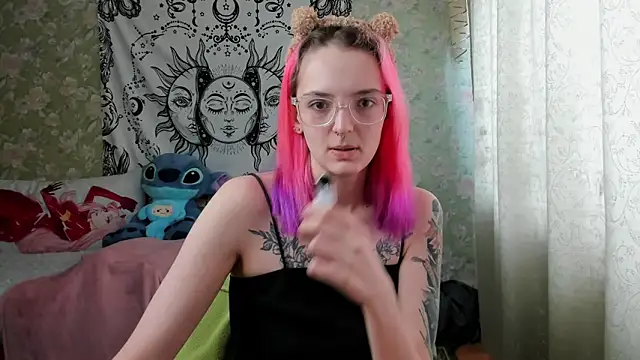 Cutie Adelia online show from February 28, 7:37 am