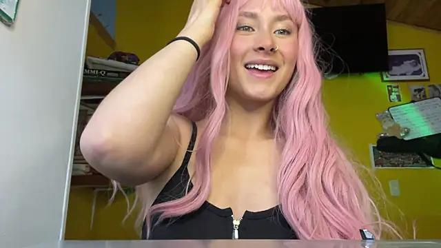 Snapshot of bellaa-w chatting on August 5, 4:45 pm bellaa-w online show from August 5, 4:45 pm