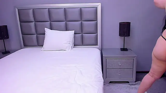 Snapshot of HellennSweet chatting on November 12, 5:00 am HellennSweet online show from November 12, 5:00 am