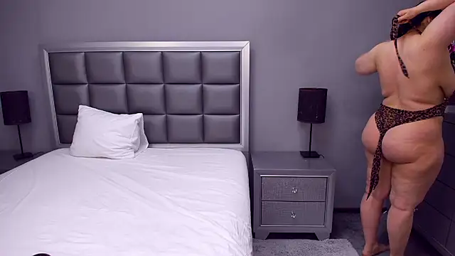 Snapshot of HellennSweet chatting on March 20, 4:51 am HellennSweet online show from March 20, 4:51 am