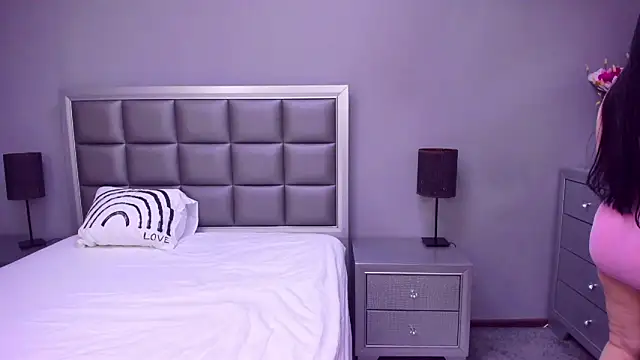 Snapshot of HellennSweet chatting on March 21, 11:12 am HellennSweet online show from March 21, 11:12 am