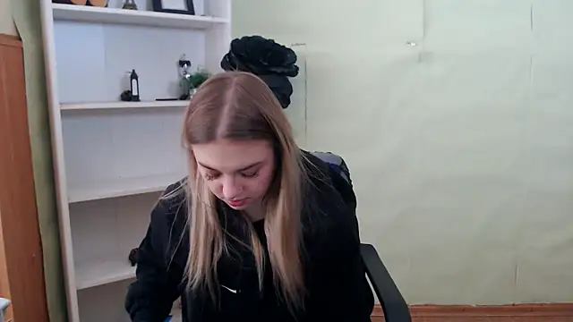 CrazyGloria online show from February 24, 6:38 am