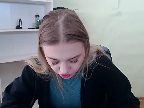 CrazyGloria online show from February 22, 6:28 am