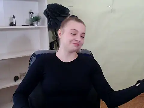 CrazyGloria online show from March 9, 6:06 am