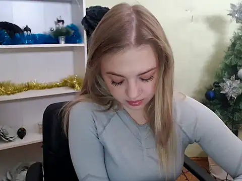 CrazyGloria online show from December 25, 5:48 am
