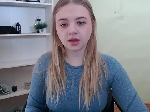 CrazyGloria online show from February 8, 6:22 am
