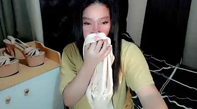 Snapshot of UrFuckingSweet_Angelxxx chatting on February 10, 4:47 pm UrFuckingSweet Angelxxx online show from February 10, 4:47 pm