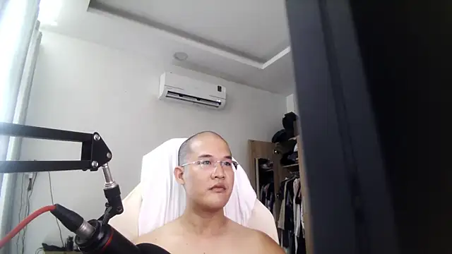 luckyjackie25 online show from September 28, 3:46 am