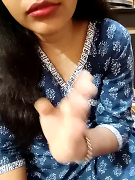 Snapshot of Diya_143 chatting on March 21, 10:06 pm Diya 143 online show from March 21, 10:06 pm
