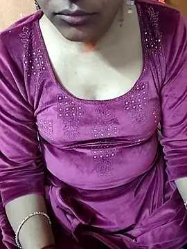 Snapshot of Diya_143 chatting on February 26, 5:51 am Diya 143 online show from February 26, 5:51 am