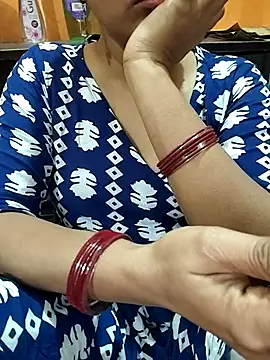 Snapshot of Diya_143 chatting on February 21, 7:27 pm Diya 143 online show from February 21, 7:27 pm