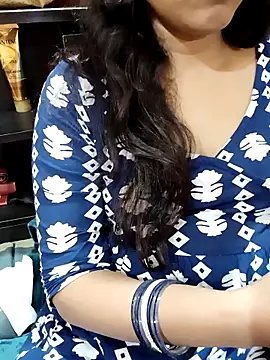 Snapshot of Diya_143 chatting on February 27, 6:41 pm Diya 143 online show from February 27, 6:41 pm