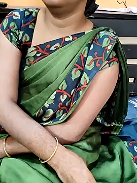 Snapshot of Diya_143 chatting on October 10, 7:53 am Diya 143 online show from October 10, 7:53 am