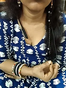 Snapshot of Diya_143 chatting on February 12, 6:35 am Diya 143 online show from February 12, 6:35 am