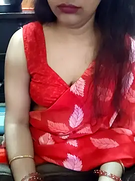 Snapshot of Diya_143 chatting on February 1, 7:28 am Diya 143 online show from February 1, 7:28 am