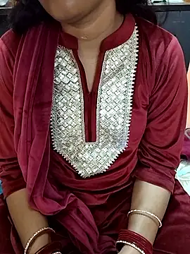 Snapshot of Diya_143 chatting on February 15, 7:51 am Diya 143 online show from February 15, 7:51 am