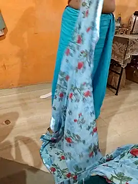 Snapshot of Diya_143 chatting on February 11, 6:19 pm Diya 143 online show from February 11, 6:19 pm