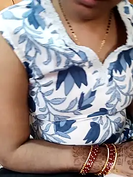 Snapshot of Diya_143 chatting on October 15, 6:22 am Diya 143 online show from October 15, 6:22 am