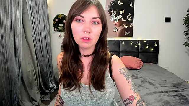 Snapshot of StacyTigerr chatting on December 24, 2:54 pm StacyTigerr online show from December 24, 2:54 pm