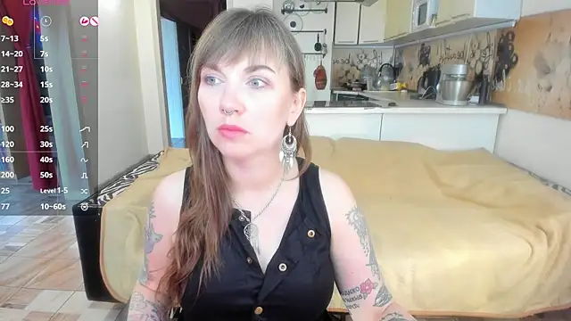 StacyTigerr online show from May 26, 11:30 am