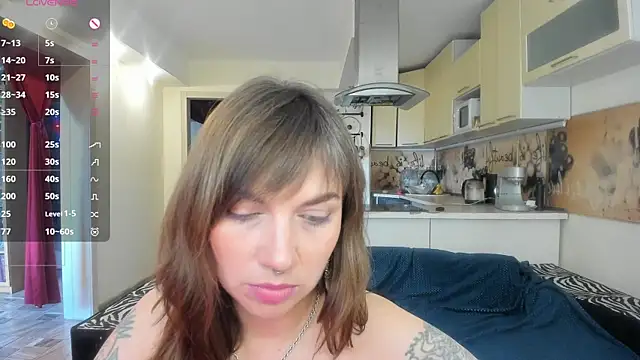 StacyTigerr online show from May 24, 11:43 am