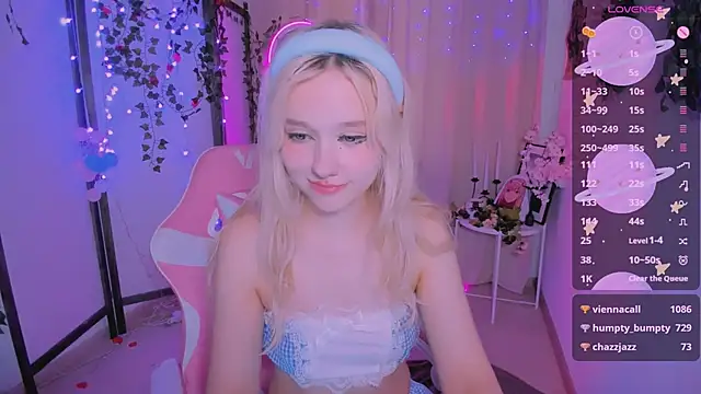 Snapshot of IrmaBell chatting on February 21, 12:06 pm IrmaBell online show from February 21, 12:06 pm