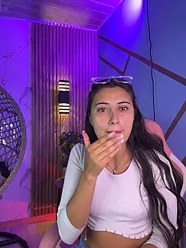 brenda moris01 online show from March 12, 9:52 pm