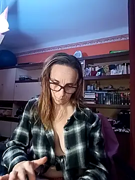 Snapshot of Dettybitch40 chatting on November 6, 8:02 pm Dettybitch40 online show from November 6, 8:02 pm