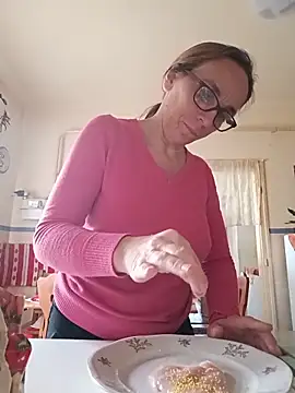 Snapshot of Dettybitch40 chatting on November 23, 12:04 pm Dettybitch40 online show from November 23, 12:04 pm