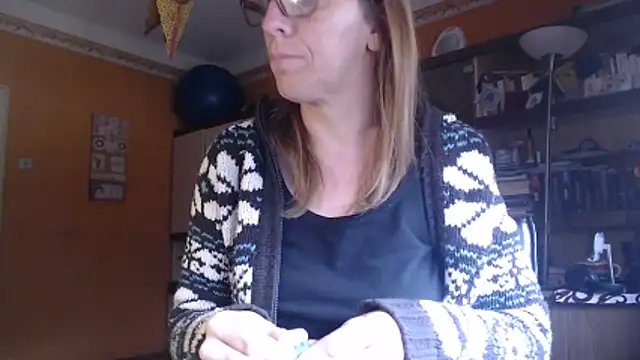 Snapshot of Dettybitch40 chatting on November 9, 10:30 am Dettybitch40 online show from November 9, 10:30 am