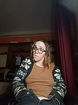 Snapshot of Dettybitch40 chatting on January 6, 4:55 pm Dettybitch40 online show from January 6, 4:55 pm