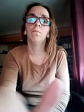 Snapshot of Dettybitch40 chatting on October 11, 5:52 am Dettybitch40 online show from October 11, 5:52 am