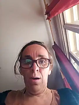 Snapshot of Dettybitch40 chatting on October 21, 12:37 pm Dettybitch40 online show from October 21, 12:37 pm