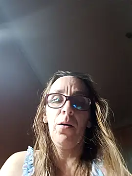 Snapshot of Dettybitch40 chatting on October 15, 6:49 pm Dettybitch40 online show from October 15, 6:49 pm