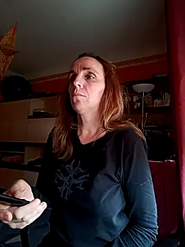 Snapshot of Dettybitch40 chatting on October 30, 8:01 am Dettybitch40 online show from October 30, 8:01 am