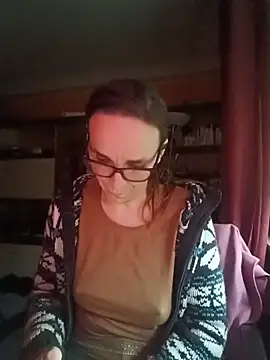 Snapshot of Dettybitch40 chatting on December 15, 1:17 pm Dettybitch40 online show from December 15, 1:17 pm