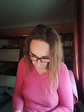 Snapshot of Dettybitch40 chatting on December 2, 1:13 pm Dettybitch40 online show from December 2, 1:13 pm