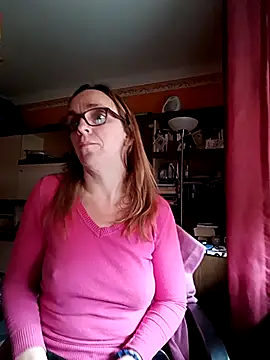 Snapshot of Dettybitch40 chatting on October 27, 8:04 am Dettybitch40 online show from October 27, 8:04 am