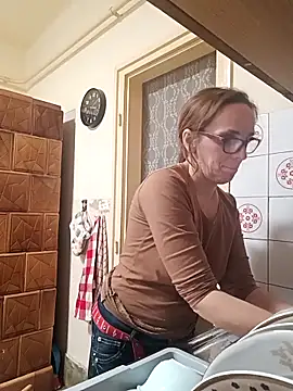 Snapshot of Dettybitch40 chatting on November 1, 2:11 pm Dettybitch40 online show from November 1, 2:11 pm