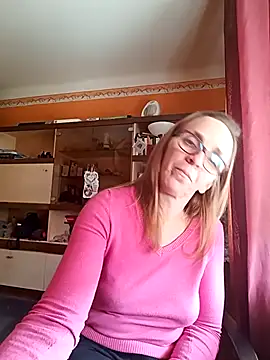 Snapshot of Dettybitch40 chatting on October 26, 11:54 am Dettybitch40 online show from October 26, 11:54 am