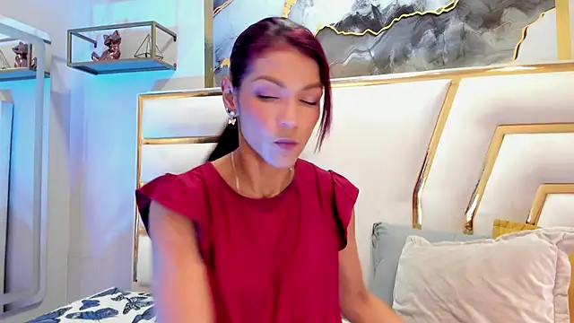 HannaPetit online show from December 4, 7:02 pm