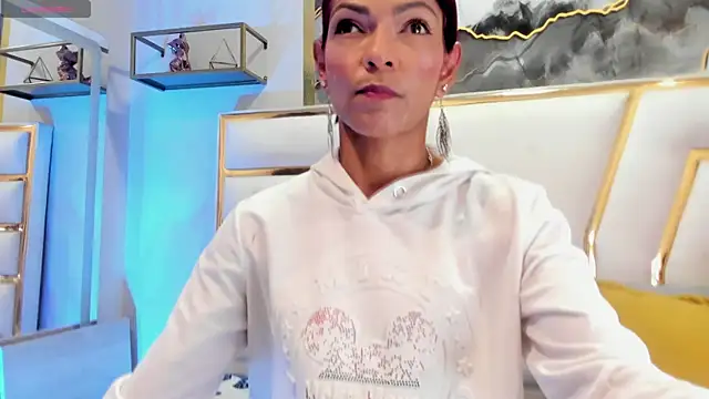 Snapshot of HannaPetit chatting on February 27, 7:03 pm HannaPetit online show from February 27, 7:03 pm