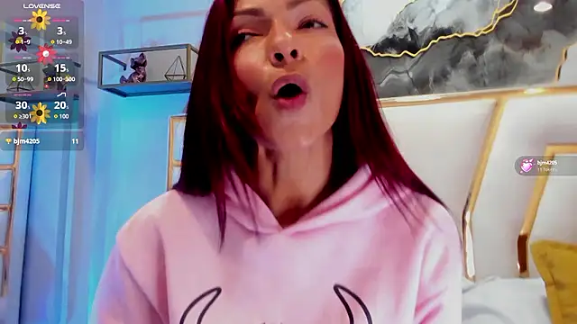 Snapshot of HannaPetit chatting on February 6, 7:10 pm HannaPetit online show from February 6, 7:10 pm