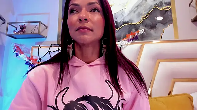 HannaPetit online show from October 30, 7:00 pm