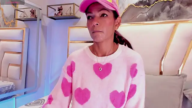 Snapshot of HannaPetit chatting on January 18, 11:46 am HannaPetit online show from January 18, 11:46 am