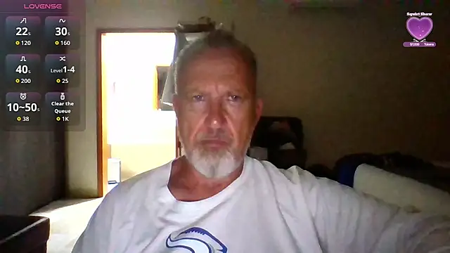 Snapshot of openminddaddy chatting on May 7, 4:06 am openminddaddy online show from May 7, 4:06 am